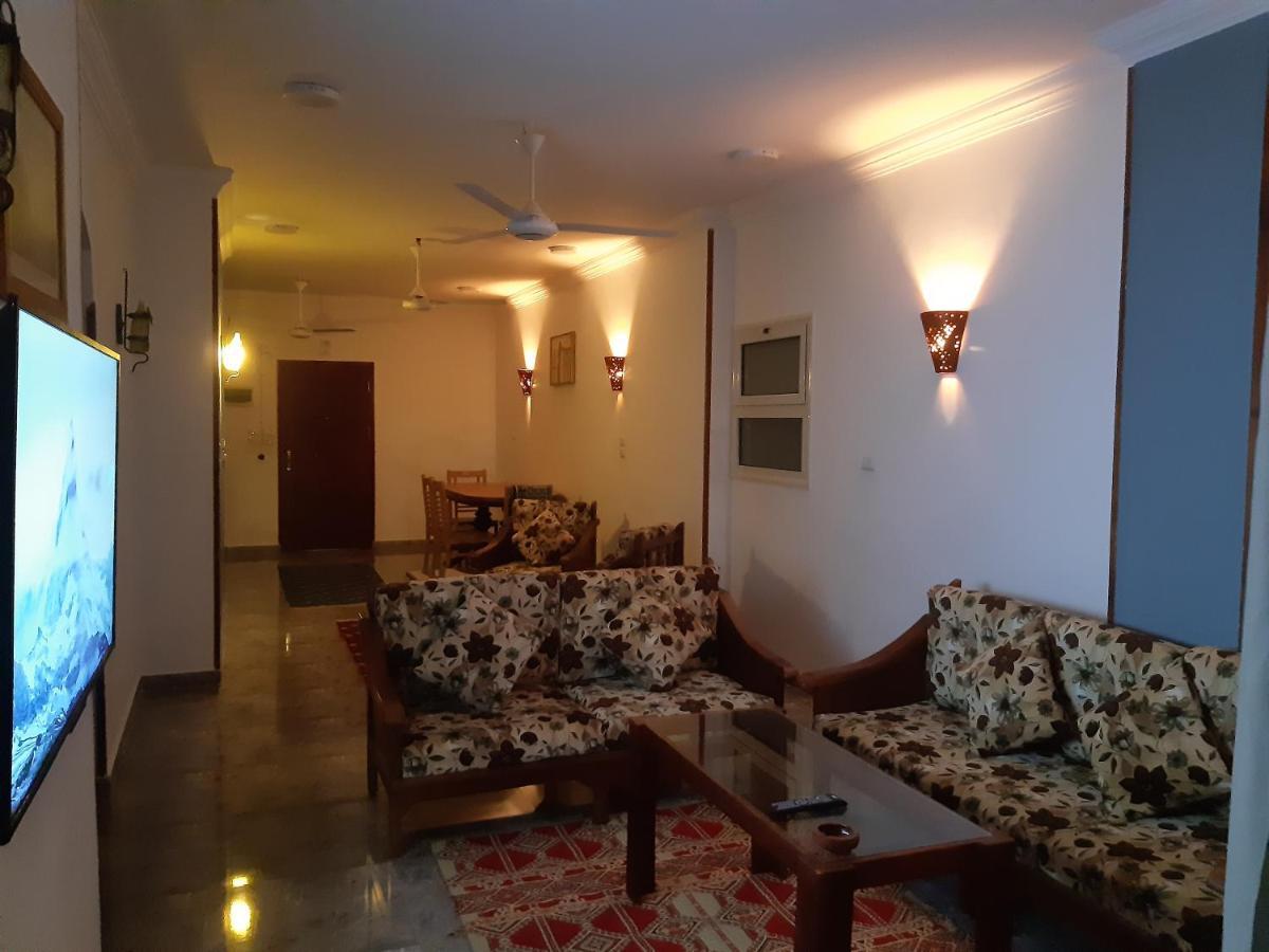 German Dolphin Apartman Kuszeir Kültér fotó
