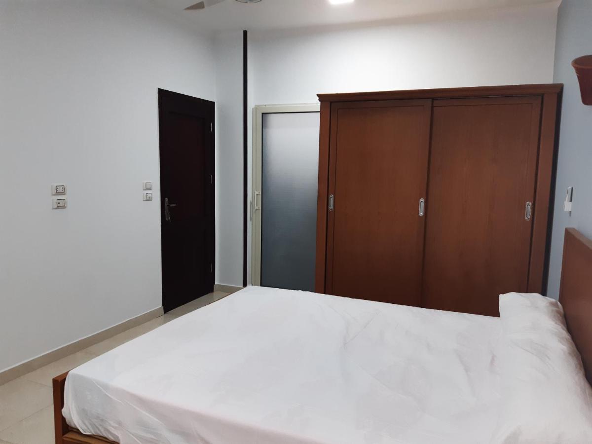 German Dolphin Apartman Kuszeir Kültér fotó