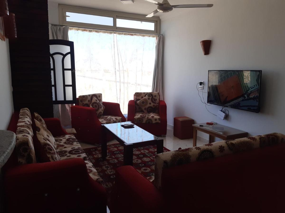 German Dolphin Apartman Kuszeir Kültér fotó