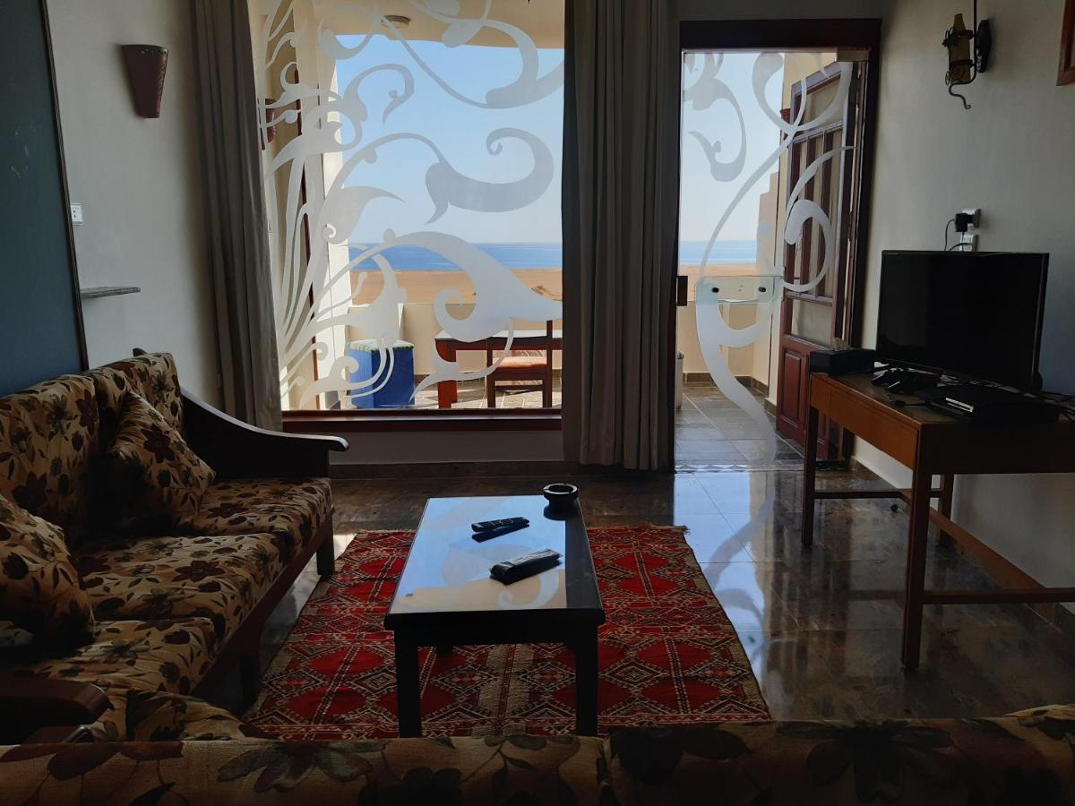 German Dolphin Apartman Kuszeir Kültér fotó