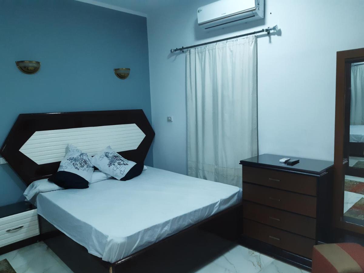 German Dolphin Apartman Kuszeir Kültér fotó