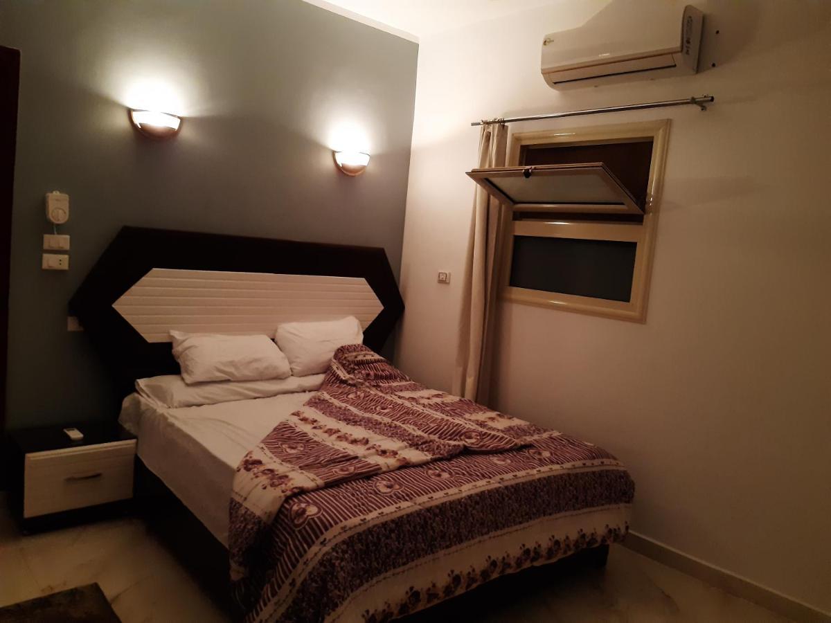 German Dolphin Apartman Kuszeir Kültér fotó