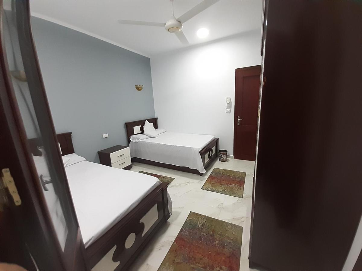 German Dolphin Apartman Kuszeir Kültér fotó