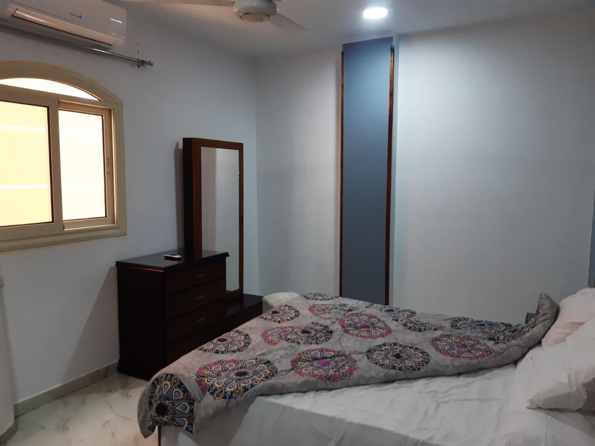 German Dolphin Apartman Kuszeir Kültér fotó