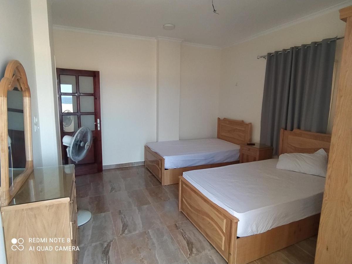 German Dolphin Apartman Kuszeir Kültér fotó
